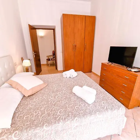 Apartment Vatican Shelter Rome