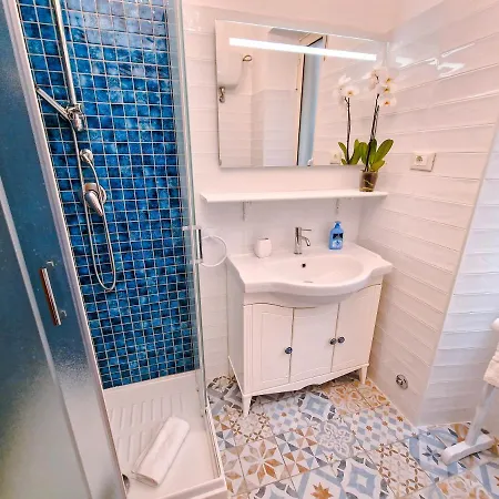 Apartment Vatican Shelter